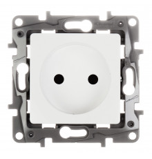 Розетка Legrand Etika встраиваемая белая (672220)