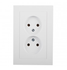 Розетка Systeme Electric AtlasDesign встраиваемая белая (ATN000120)