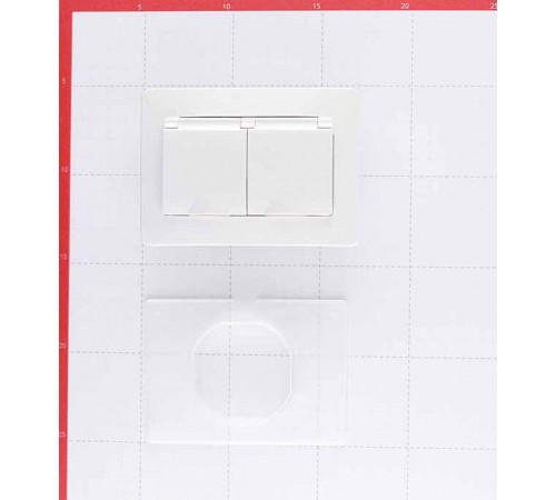 Розетка Systeme Electric Blanca встраиваемая белая со шторками (BLNRS441121) Розетка Systeme Electric Blanca встраиваемая белая со шторками (BLNRS441121)