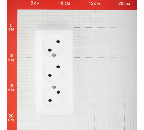 Розетка Systeme Electric Этюд накладная белая (PA16-009B) Розетка Systeme Electric Этюд накладная белая (PA16-009B)