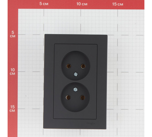 Розетка Systeme Electric AtlasDesign встраиваемая карбон (ATN001020)