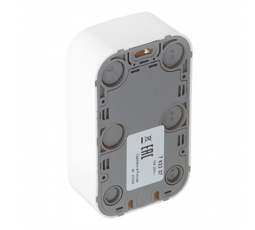 Розетка Legrand Quteo накладная белая (782237)