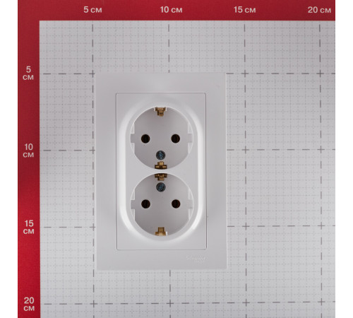 Розетка Systeme Electric AtlasDesign встраиваемая белая (ATN000124) Розетка Systeme Electric AtlasDesign встраиваемая белая (ATN000124)