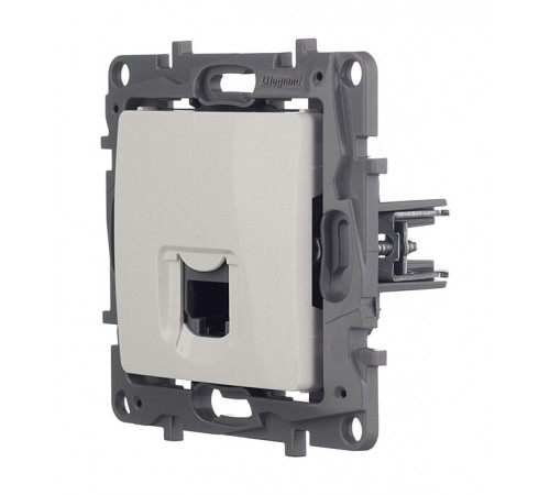 Розетка компьютерная Legrand Etika встраиваемая белая RJ45 (672241) Розетка компьютерная Legrand Etika встраиваемая белая RJ45 (672241)