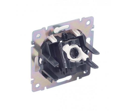 Розетка компьютерная Legrand Valena встраиваемая белая RJ45 (694286) Розетка компьютерная Legrand Valena встраиваемая белая RJ45 (694286)
