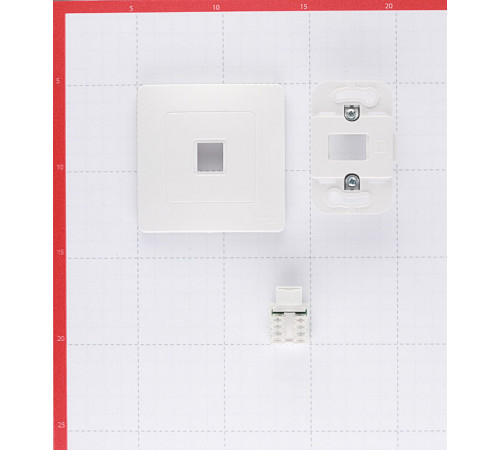 Розетка компьютерная Systeme Electric Blanca встраиваемая белая RJ45 (BLNIS045001)