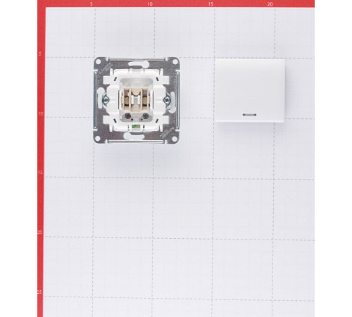 Выключатель Systeme Electric Glossa одноклавишный встраиваемый белый с подсветкой (GSL000113) Выключатель Systeme Electric Glossa одноклавишный встраиваемый белый с подсветкой (GSL000113)