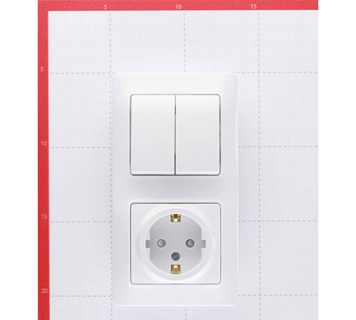 Блок выключатель и розетка Systeme Electric Glossa двухклавишный встраиваемый белый со шторками (GSL000174) Блок выключатель и розетка Systeme Electric Glossa двухклавишный встраиваемый белый со шторками (GSL000174)