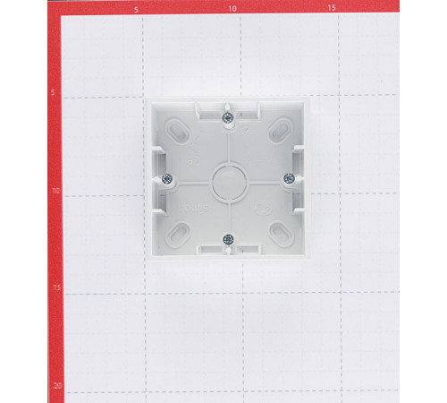 Коробка монтажная Simon 15 накладная белая (1590751-030) Коробка монтажная Simon 15 накладная белая (1590751-030)