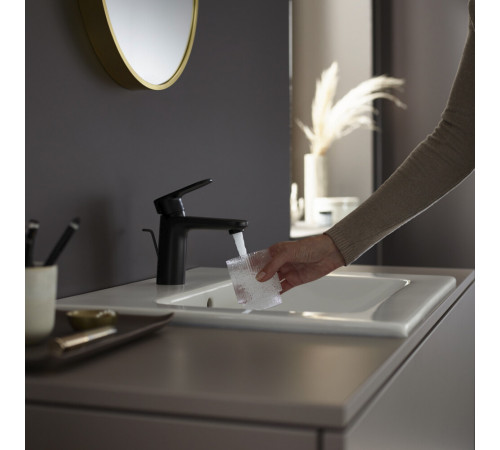 Смеситель для раковины Hansgrohe Vernis Blend черный однорычажный с донным клапаном (71551670) Смеситель для раковины Hansgrohe Vernis Blend черный однорычажный с донным клапаном (71551670)