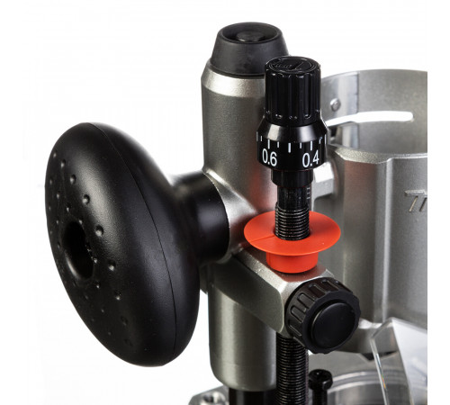 Фрезер электрический Makita RT0700CX2 710 Вт Фрезер электрический Makita RT0700CX2 710 Вт