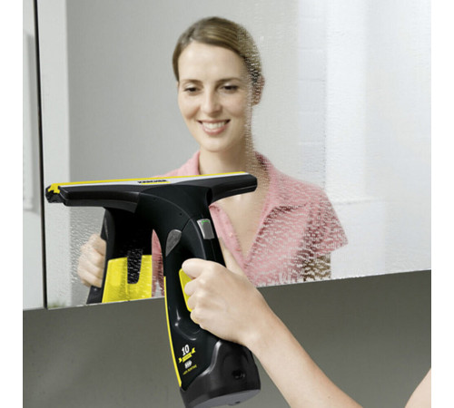 Стеклоочиститель аккумуляторный Karcher WV 2 Black Edition 3,6В Li-Ion с АКБ и ЗУ 0,1 л (1.633-425.0) Стеклоочиститель аккумуляторный Karcher WV 2 Black Edition 3,6В Li-Ion с АКБ и ЗУ 0,1 л (1.633-425.0)